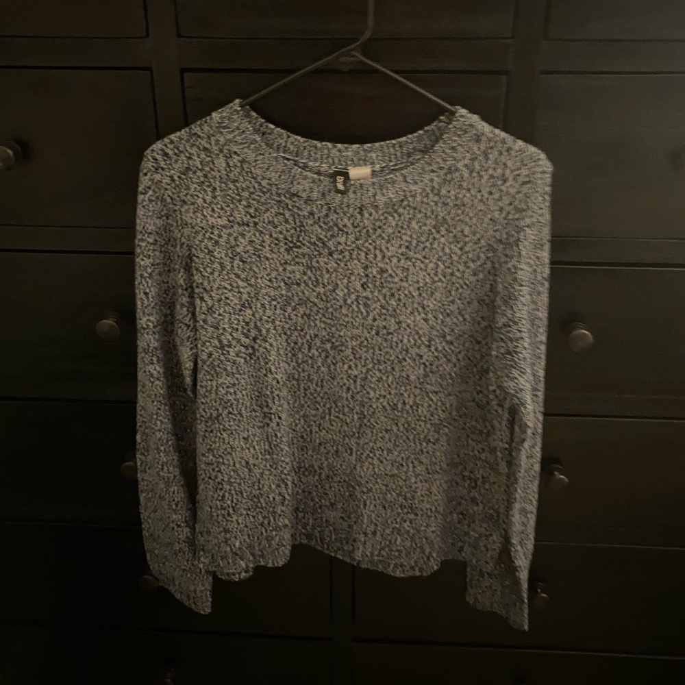 H&M cute sweater size S